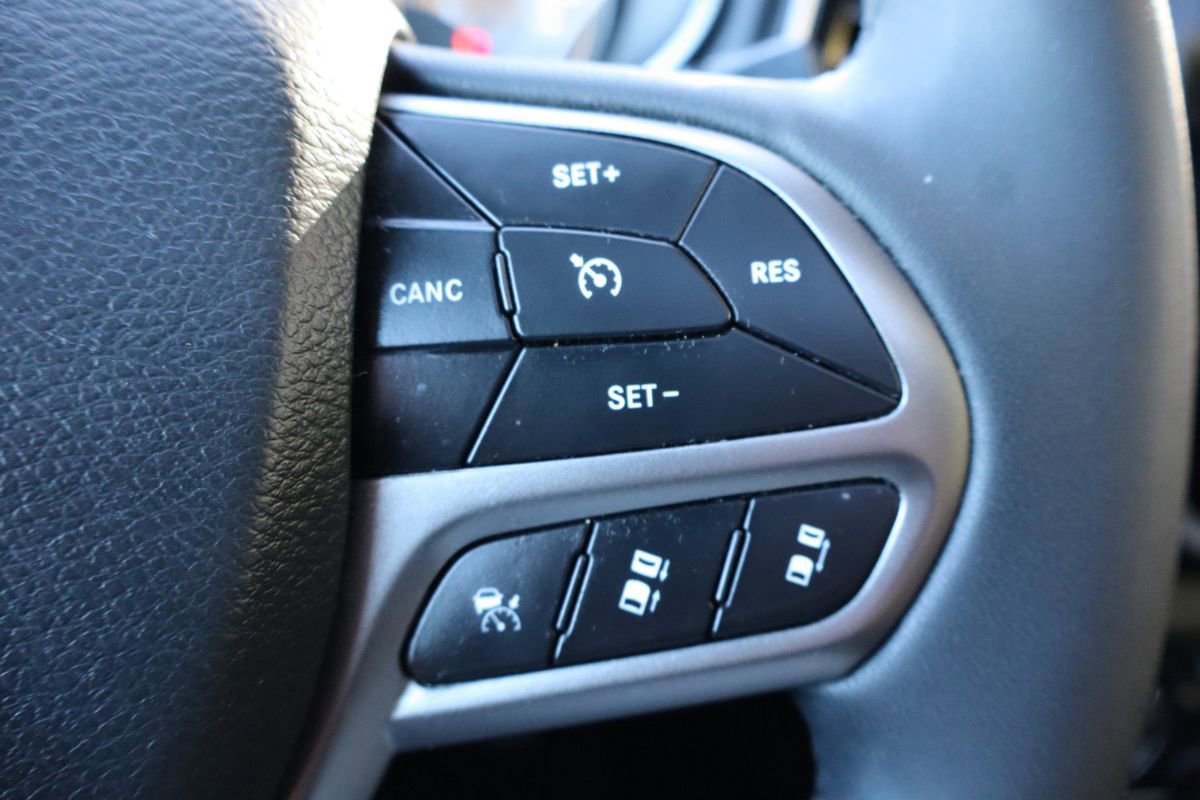 Used 2022 Jeep Cherokee Limited image 30