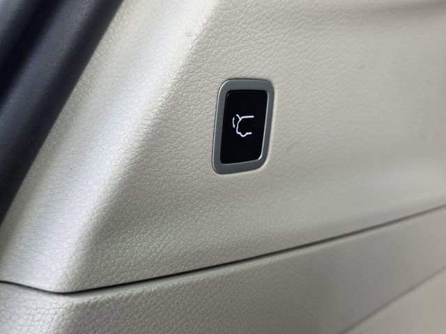 Used 2024 Chrysler Pacifica Touring-L FWD image 14