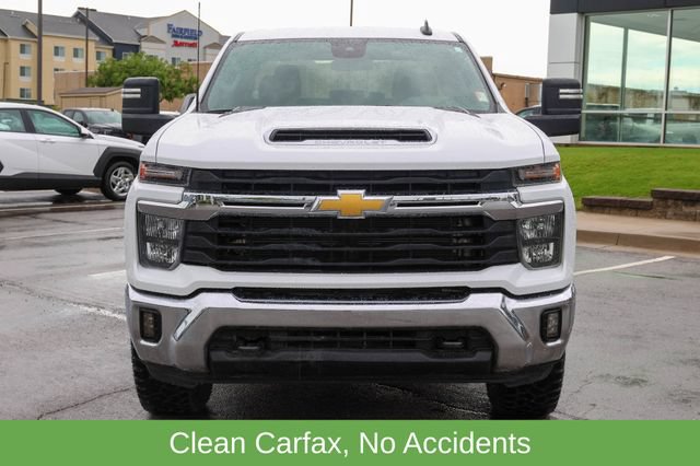 Used 2024 Chevrolet Silverado 2500 LT AWD/4WD image 2