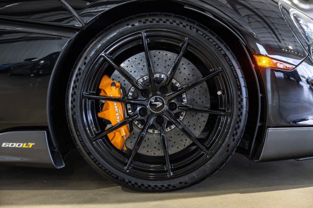 Used 2020 McLaren 600LT Spider RWD image 29