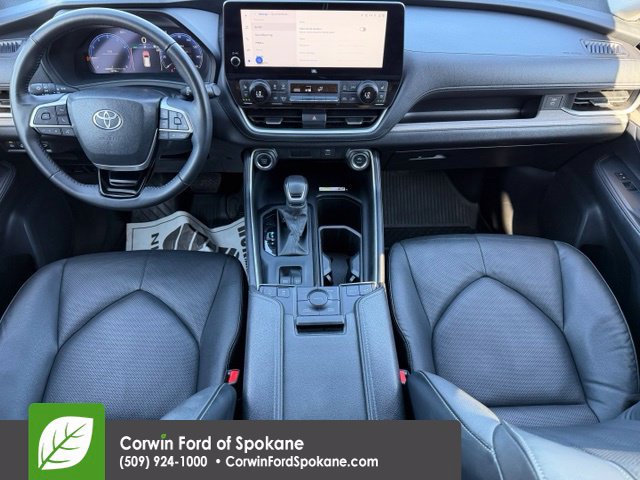 Used 2024 Toyota Grand Highlander AWD image 14