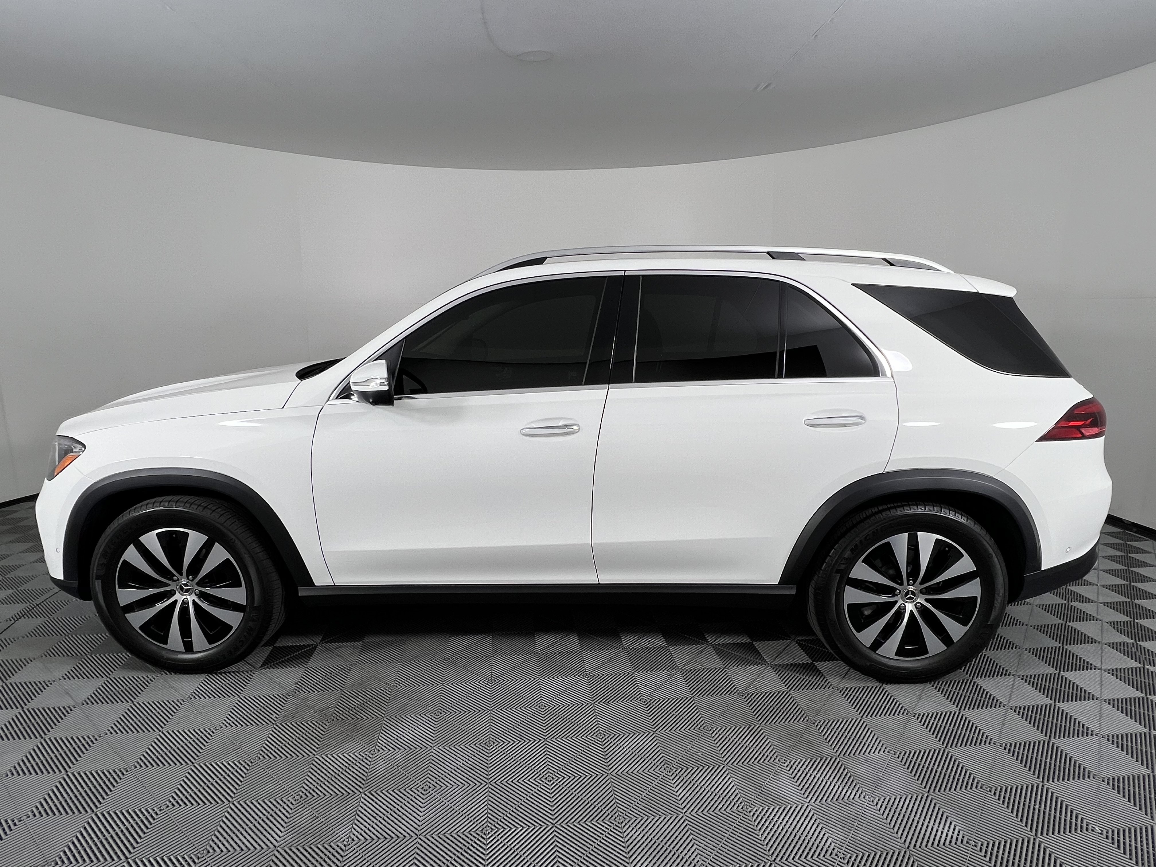 Certified 2025 Mercedes-Benz GLE 350 4MATIC image 9