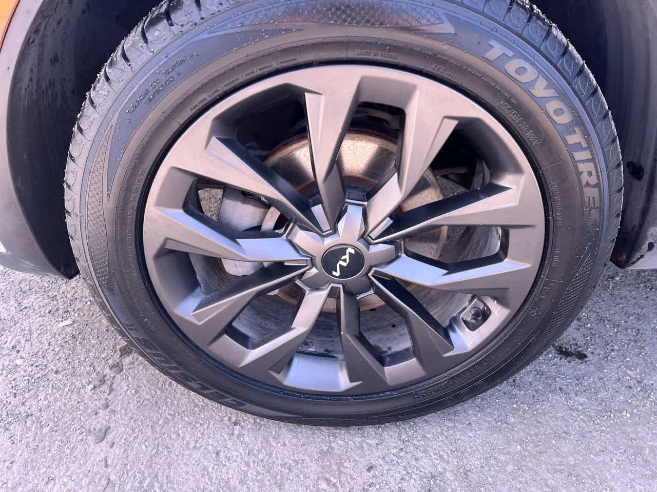 Certified 2025 Kia Soul LX w/ LX Technology Package FWD image 10