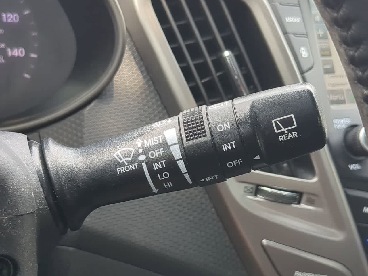 Used 2017 Hyundai Veloster Value Edition FWD image 26