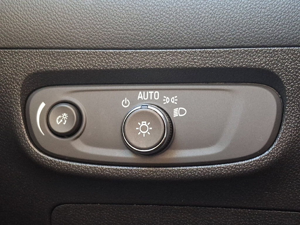 Used 2025 Buick Encore GX Preferred AWD/4WD image 22
