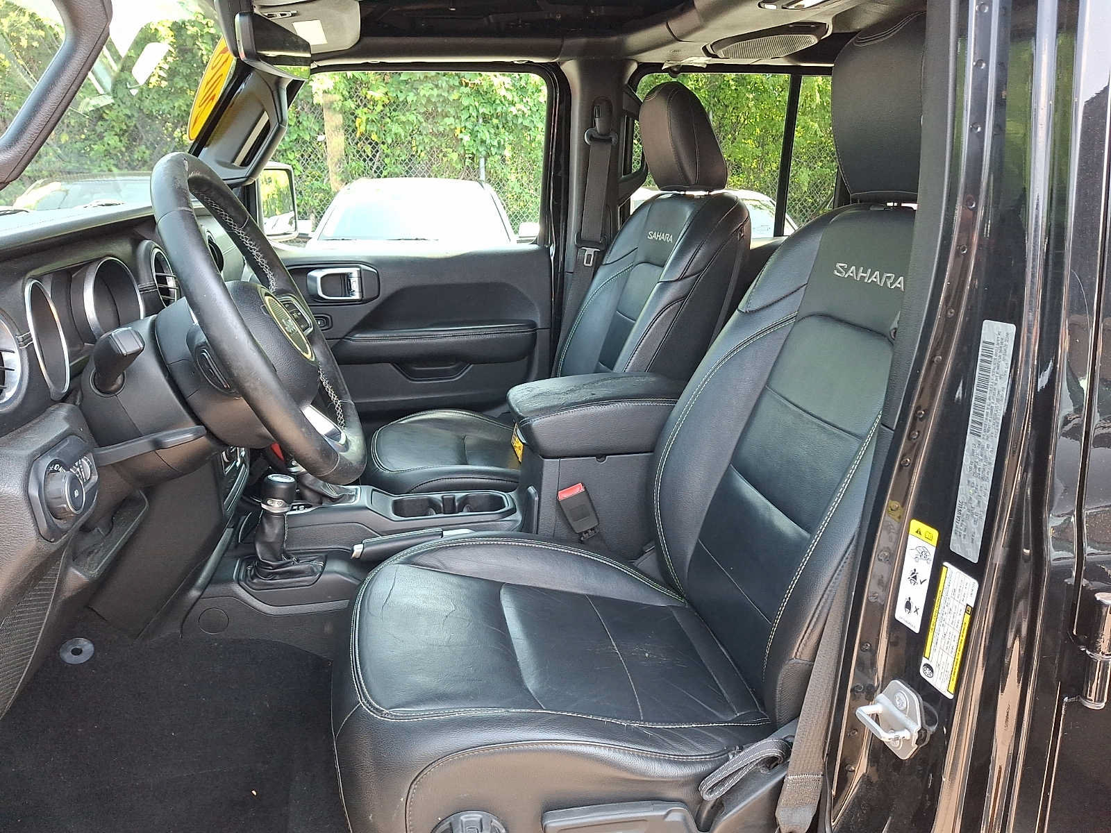 Used 2018 Jeep Wrangler Unlimited Sahara AWD/4WD image 10