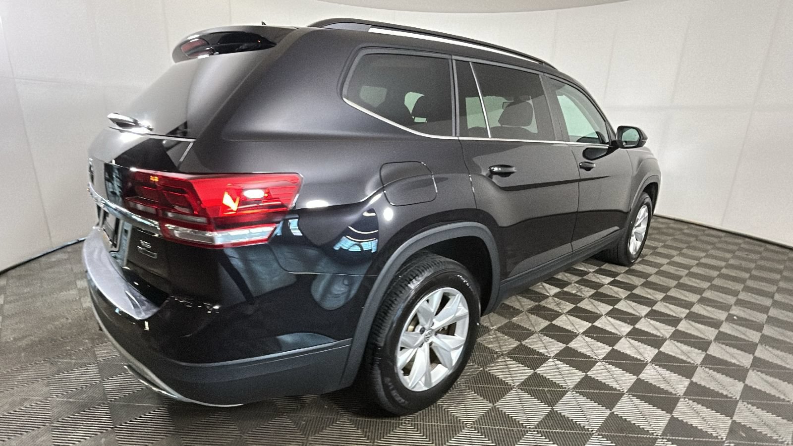 Used 2020 Volkswagen Atlas S w/ Towing Package AWD/4WD image 3