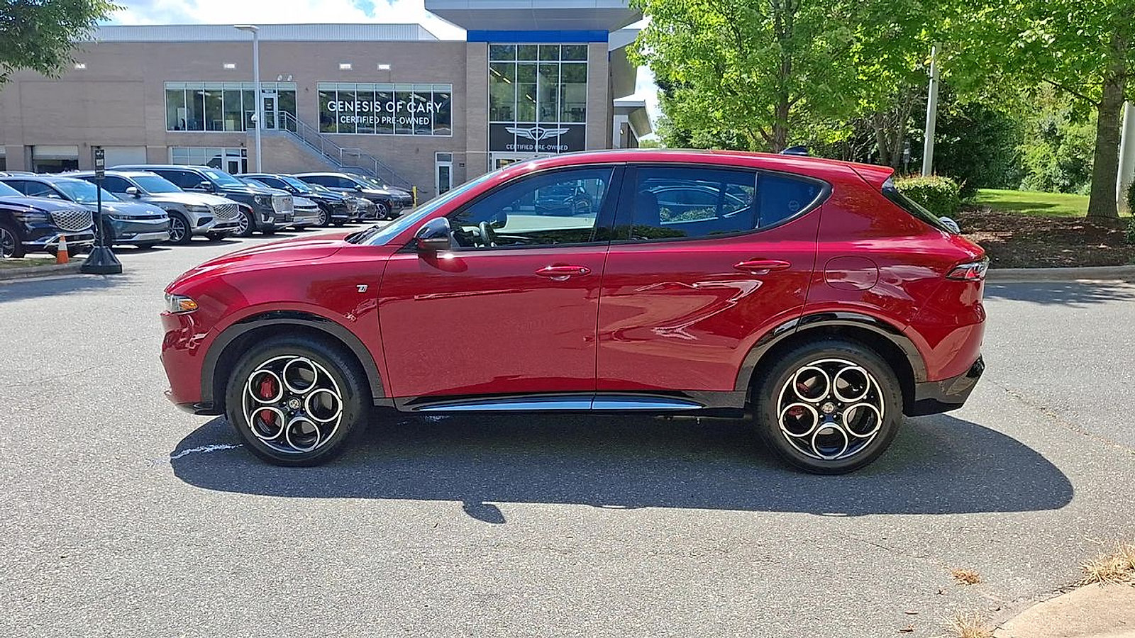 Used 2024 Alfa Romeo Tonale Ti w/ Premium Interior Package AWD/4WD image 5