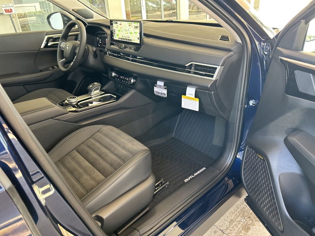 New 2025 Mitsubishi Outlander SE image 22