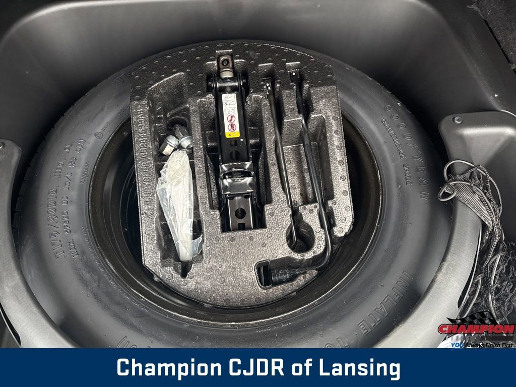 Used 2018 Jeep Grand Cherokee Altitude image 16