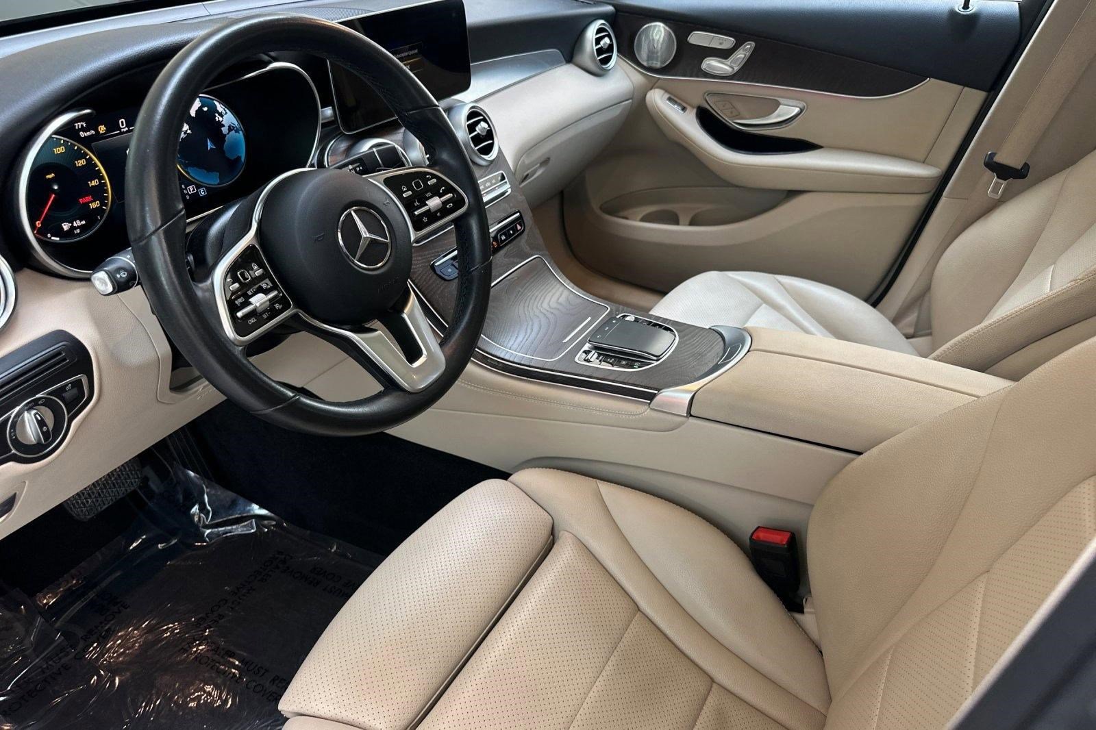 Used 2021 Mercedes-Benz GLC 300 image 4