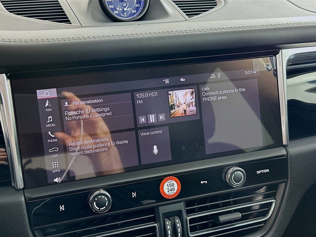 Certified 2026 Porsche Macan image 15