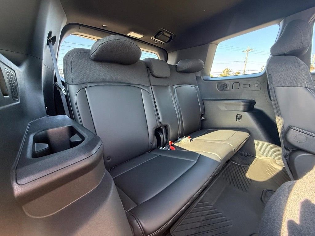 New 2027 Kia Telluride S image 12