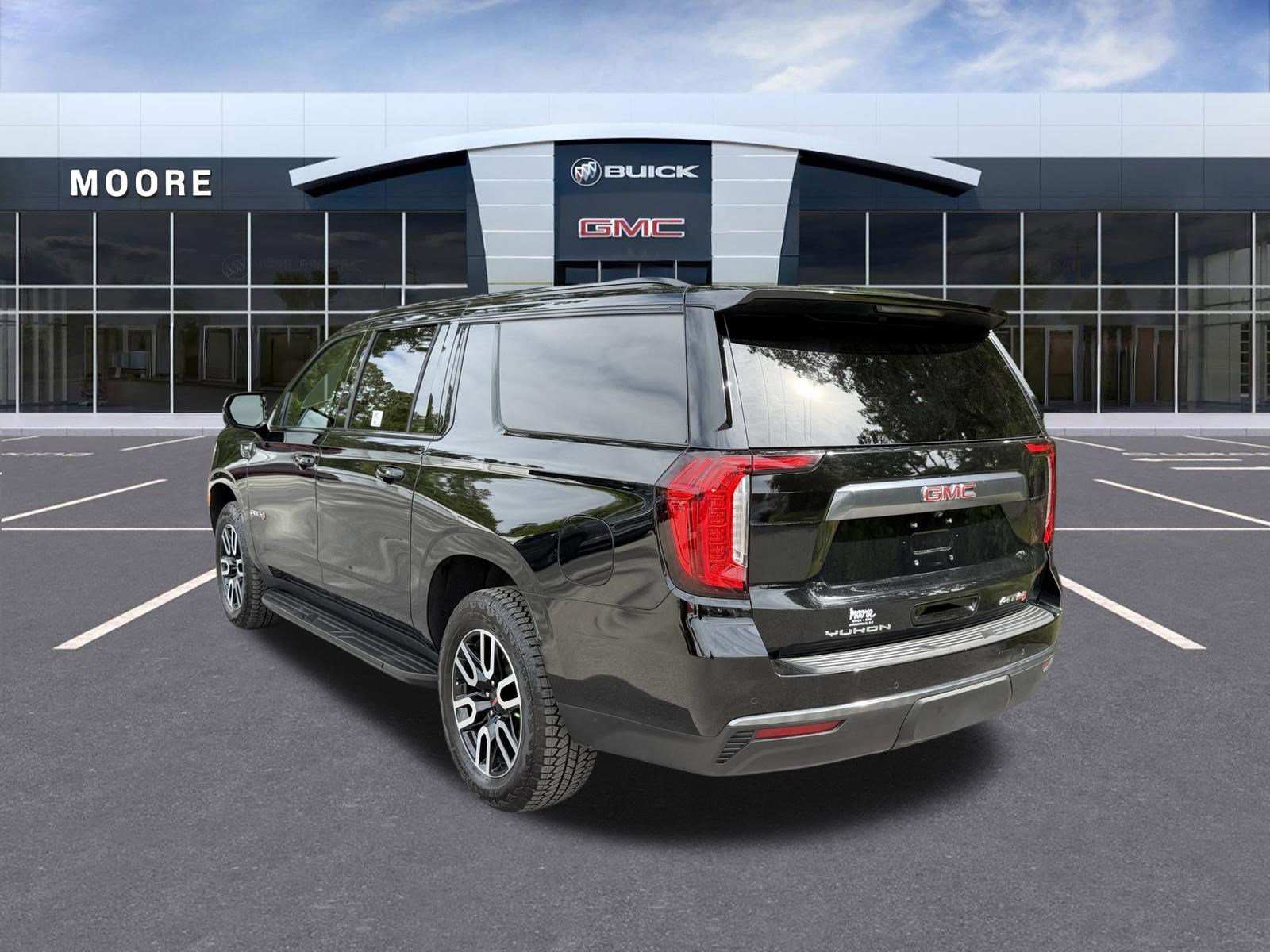 Used 2024 GMC Yukon XL AT4 w/ Technology Package AWD/4WD image 5