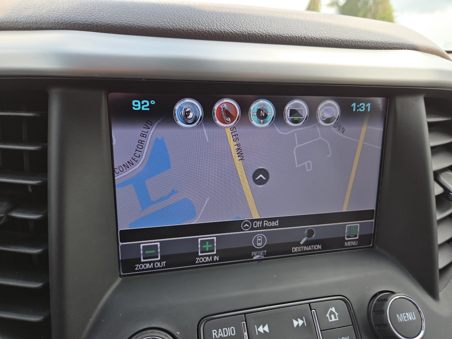 Used 2017 GMC Acadia SLT FWD image 3