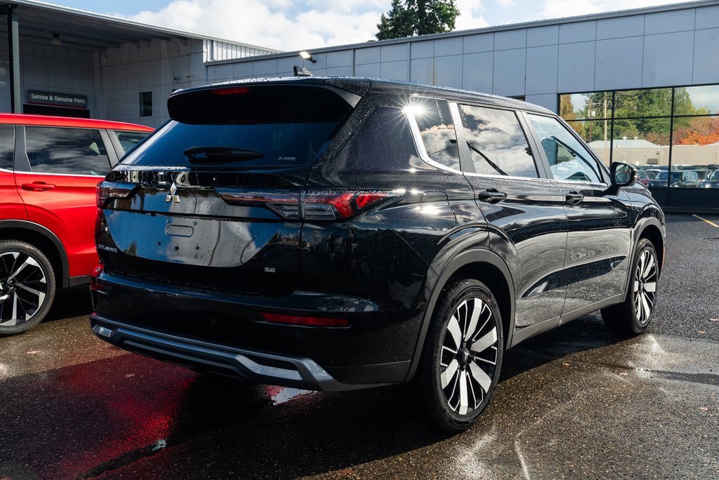 New 2025 Mitsubishi Outlander SE image 6
