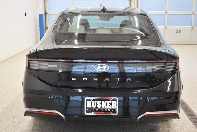 Used 2025 Hyundai Sonata SEL FWD image 11