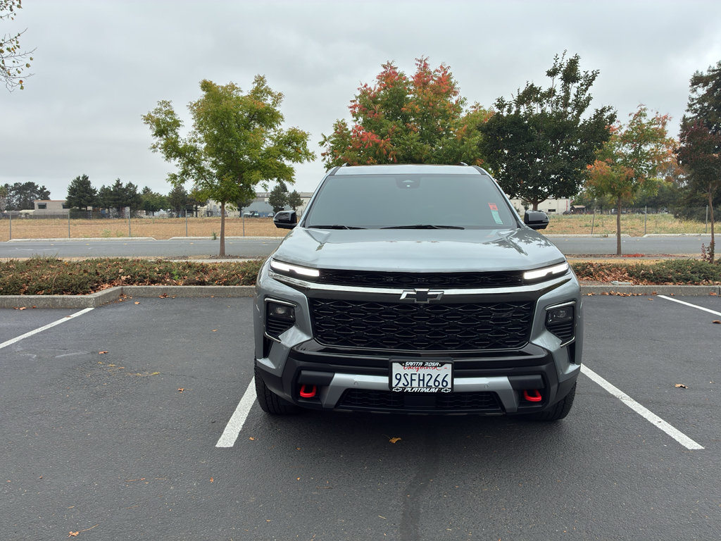 Used 2025 Chevrolet Traverse Z71 w/ Enhanced Driving Package AWD/4WD image 2