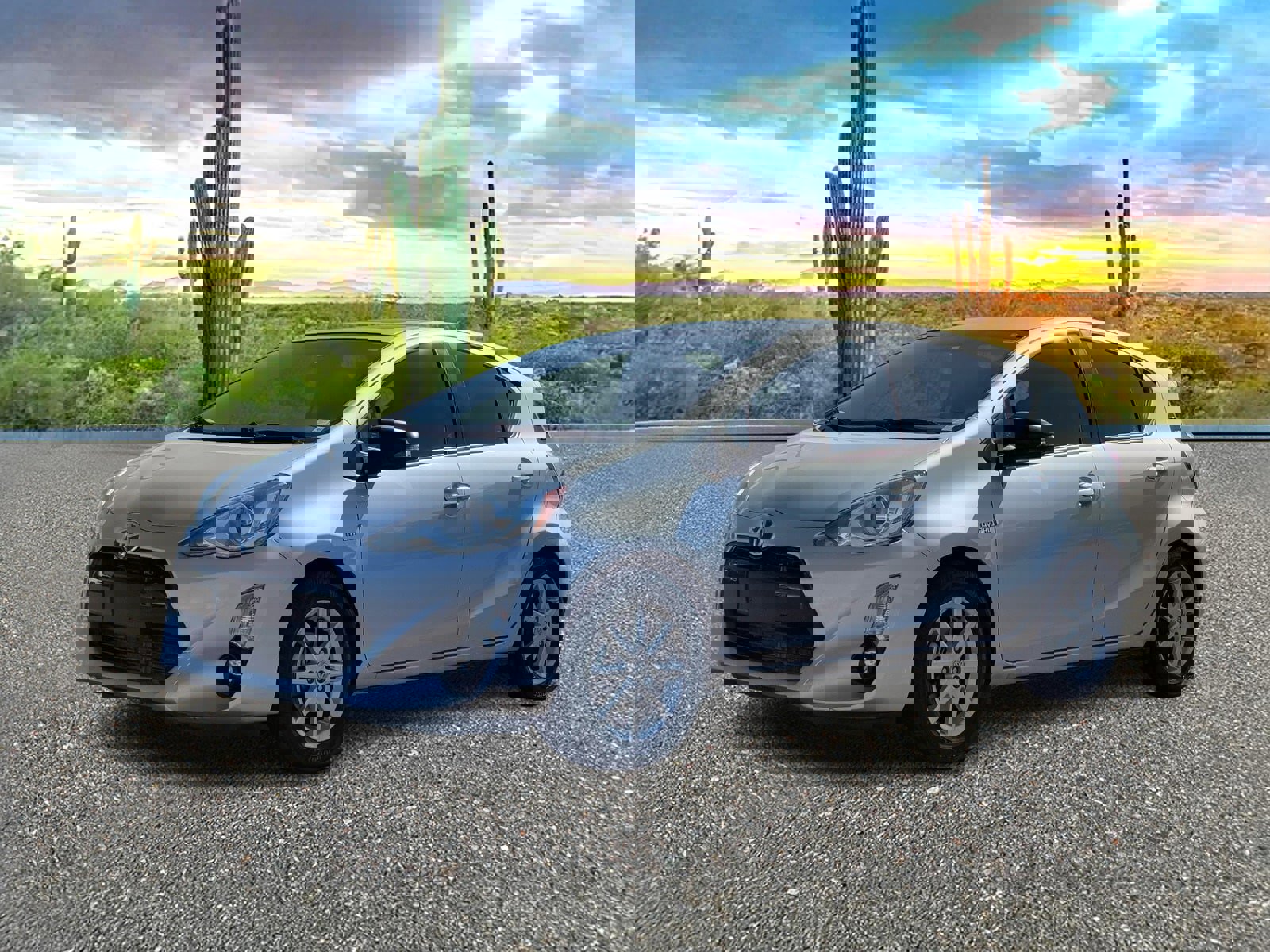 Used 2015 Toyota Prius C image 2