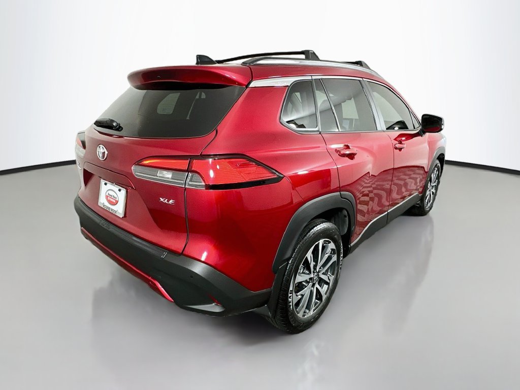 Certified 2025 Toyota Corolla Cross XLE w/ Convenience Package FWD image 5