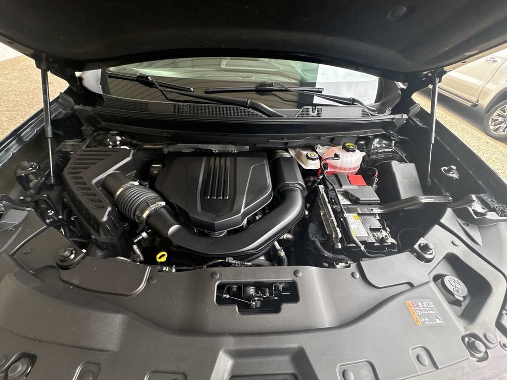 Certified 2025 GMC Acadia AT4 AWD/4WD image 30