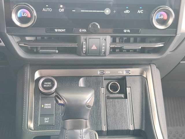 Used 2024 Lexus GX 550 w/ Accessory Package (Z1) AWD/4WD image 17