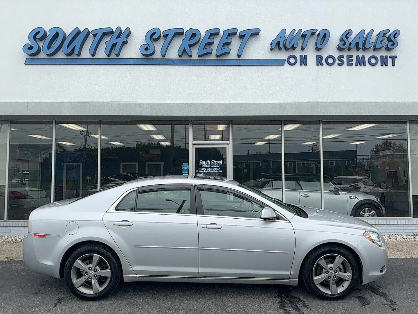 Used 2011 Chevrolet Malibu LT w/ Power Convenience Package FWD image 1