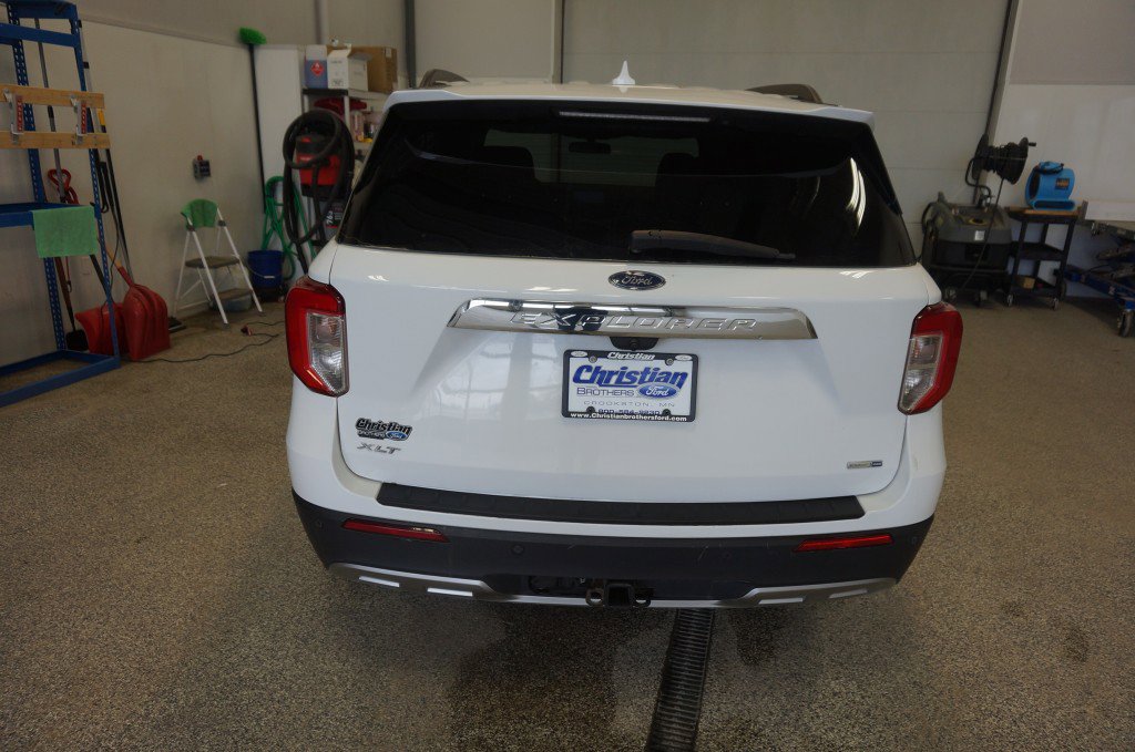 Used 2020 Ford Explorer XLT w/ Equipment Group 202A AWD/4WD image 4