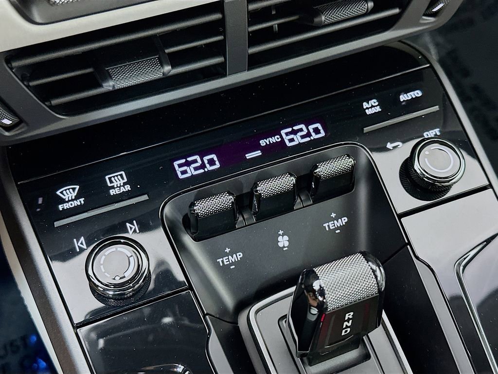 Certified 2025 Porsche 911 Carrera RWD image 17