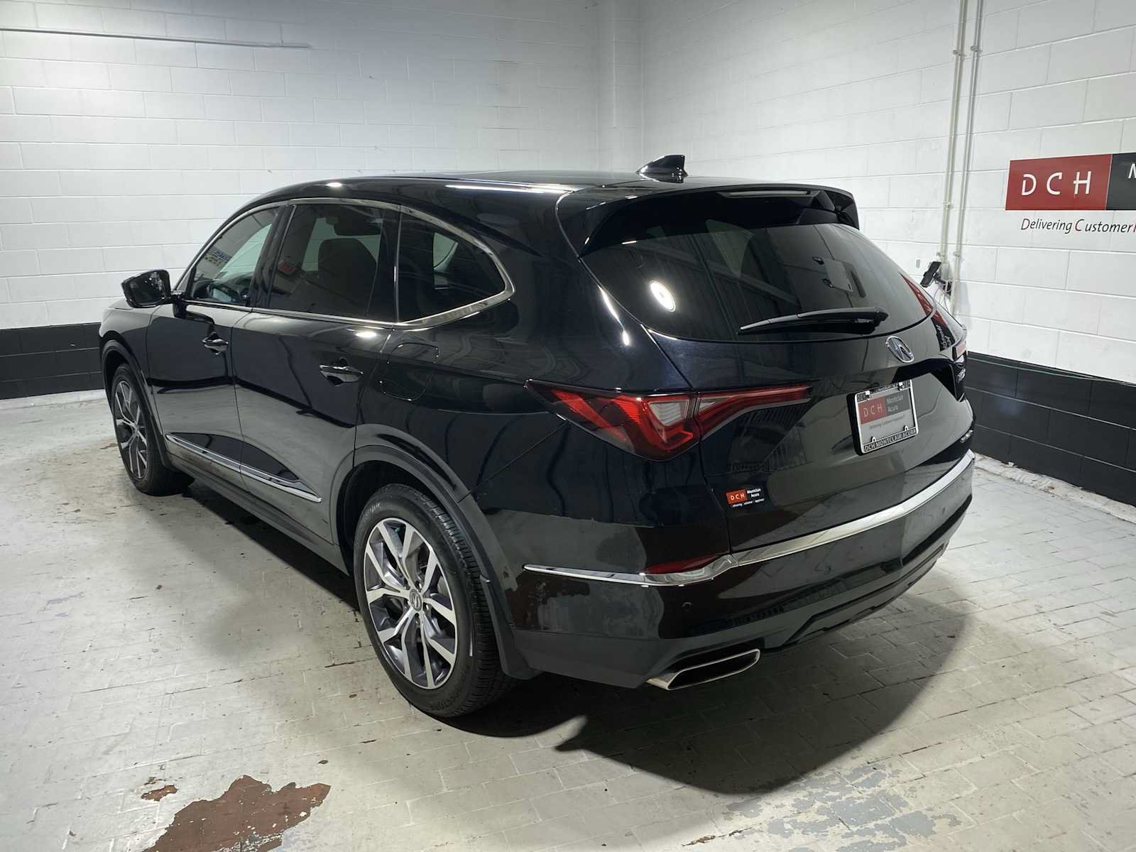 Used 2024 Acura MDX SH-AWD w/ Technology Package image 4