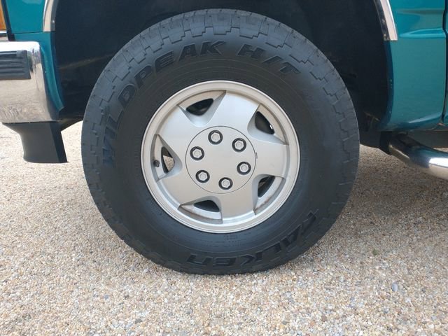 Used 1994 Chevrolet Silverado 1500 4x4 Extended Cab image 33