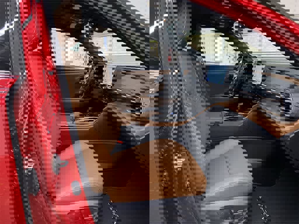 Used 2025 Toyota Crown Signia image 19