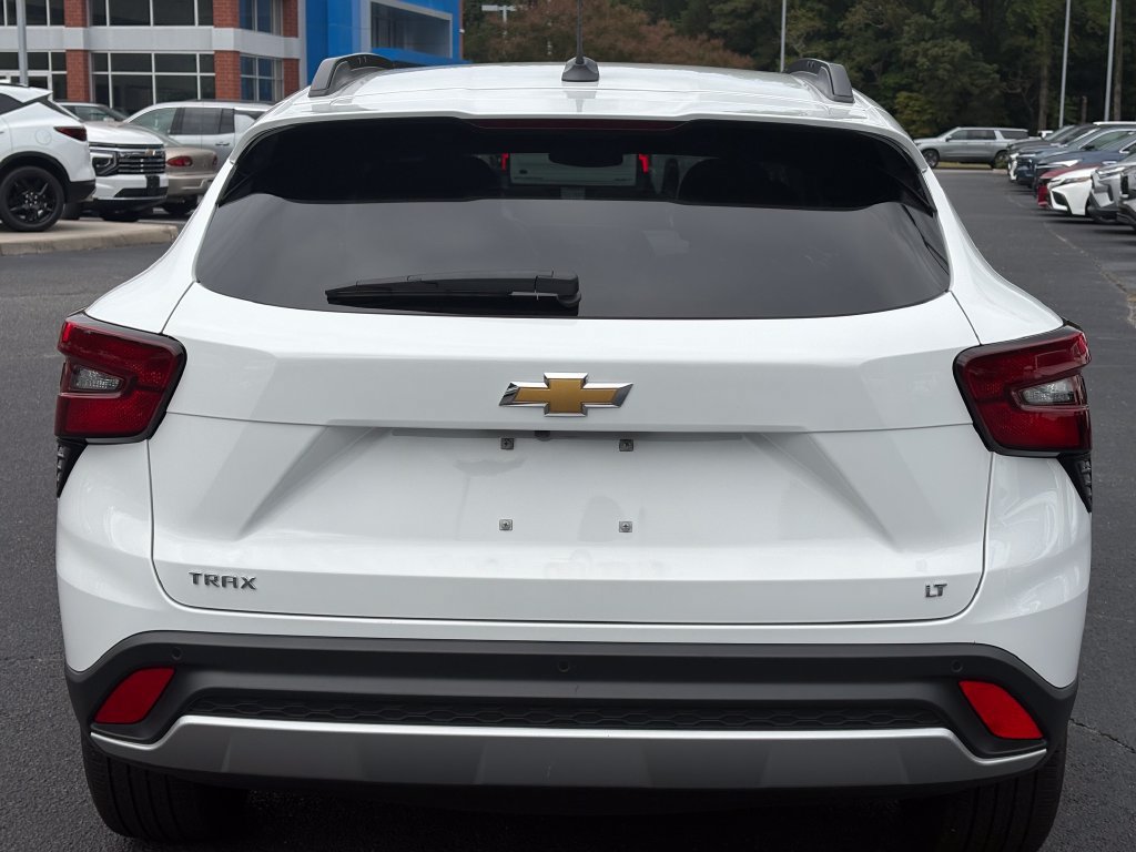 Used 2025 Chevrolet Trax LT w/ Driver Confidence Package FWD image 14