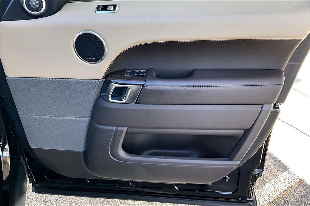 Used 2018 Land Rover Range Rover Sport HSE image 23