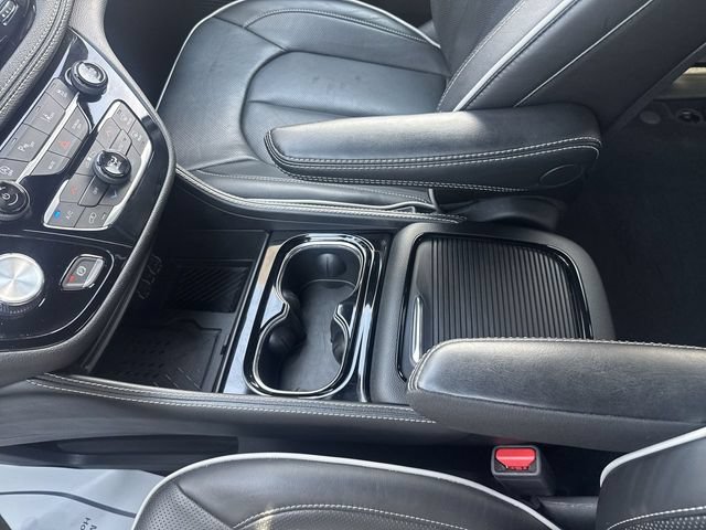 Used 2025 Chrysler Pacifica Limited FWD image 22