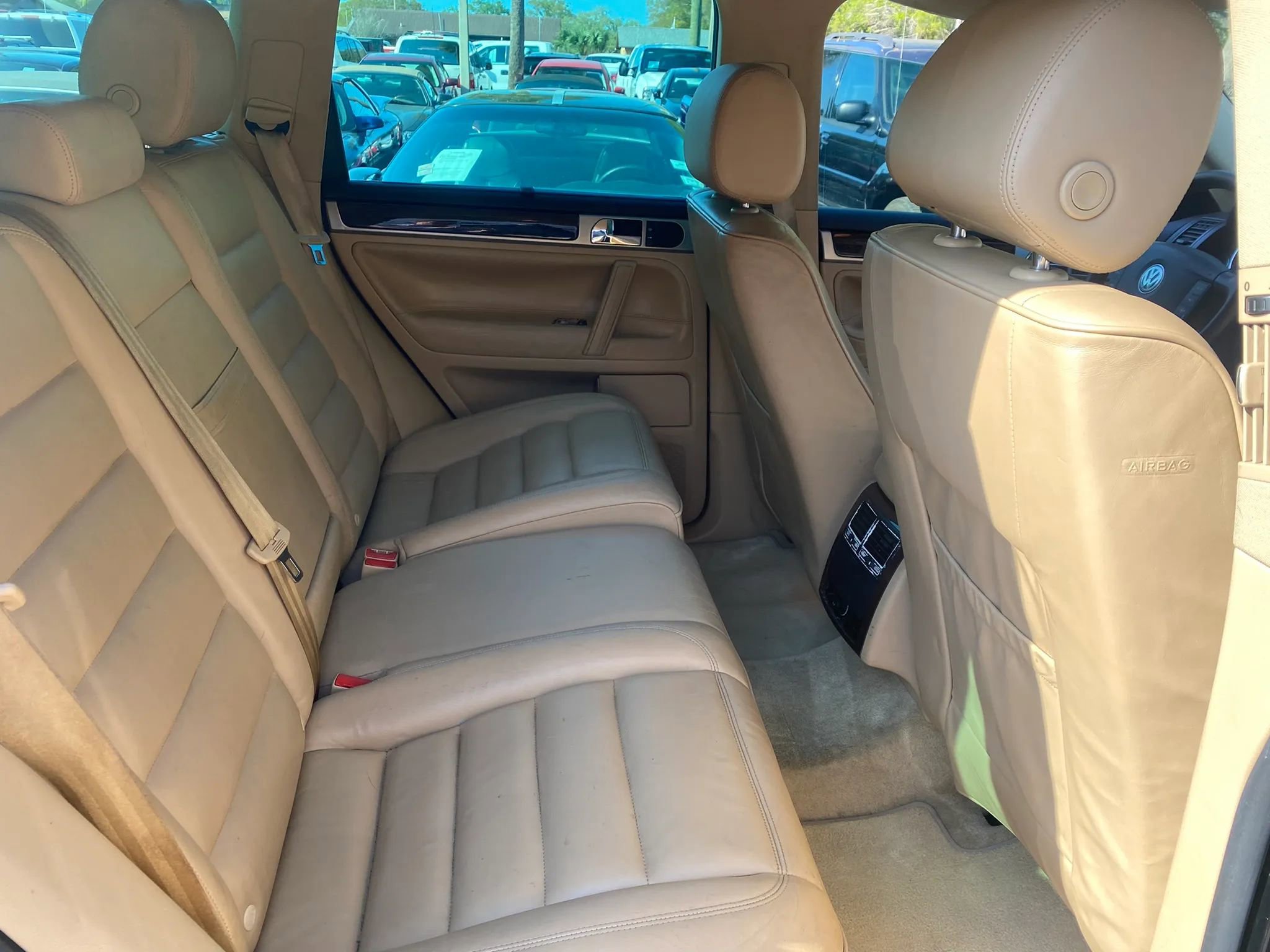 Used 2005 Volkswagen Touareg V8 image 16