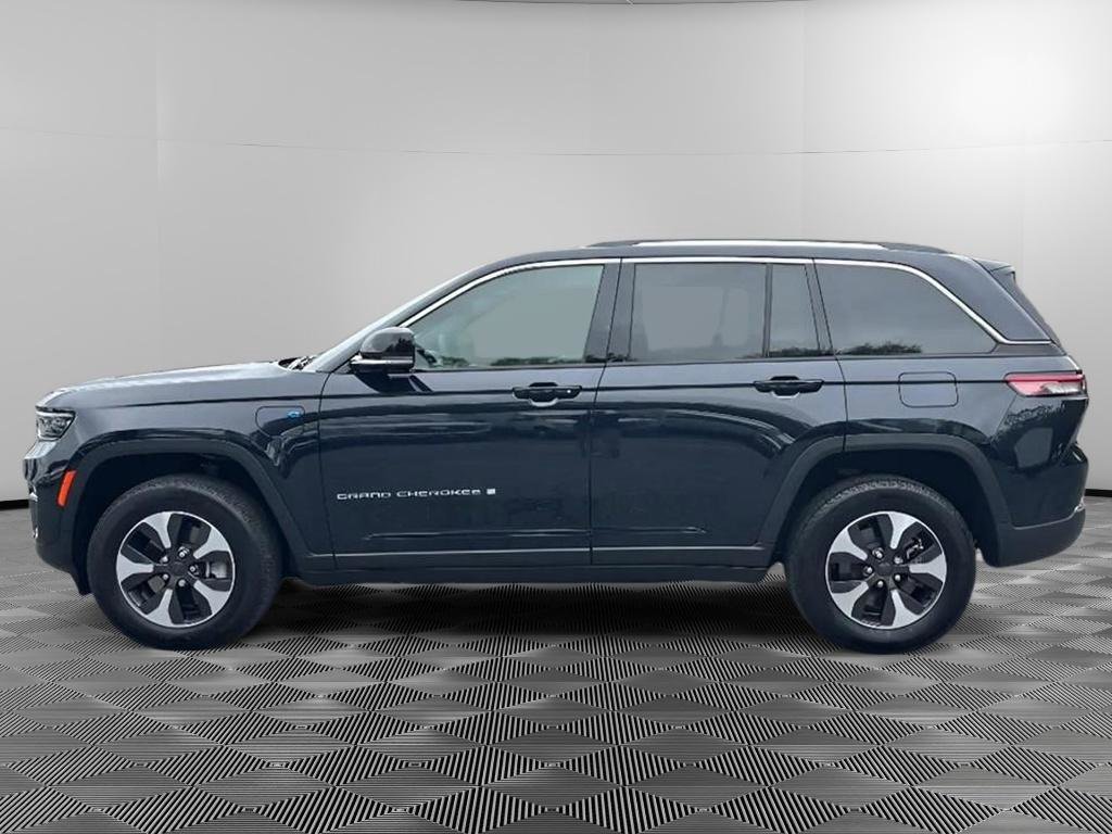 Used 2023 Jeep Grand Cherokee 4WD 4xe image 5