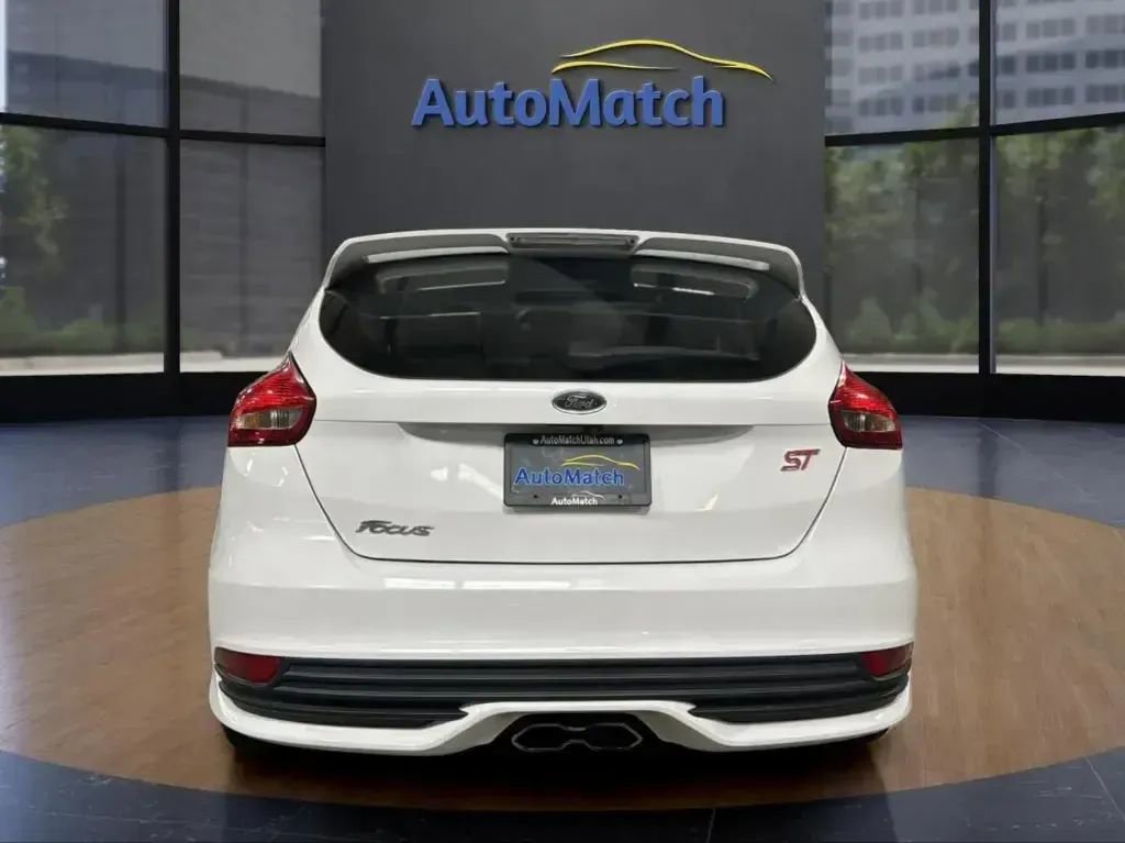 Used 2017 Ford Focus ST w/ Equipment Group 402A image 8