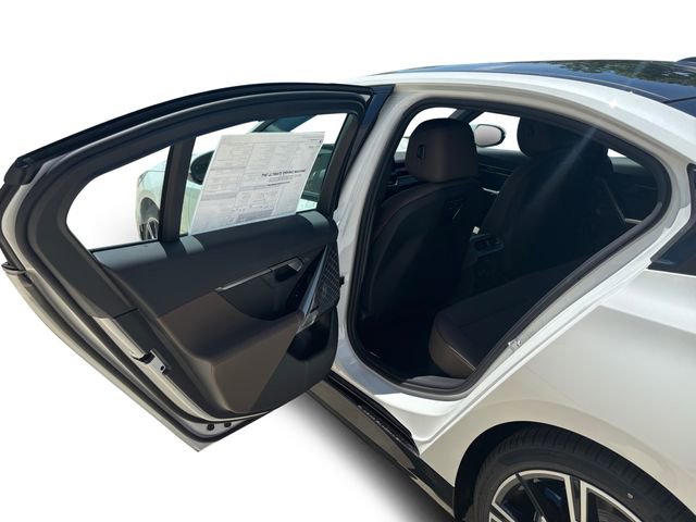 New 2026 BMW 550e xDrive image 23