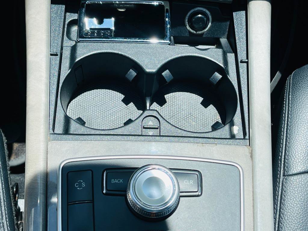 Used 2010 Mercedes-Benz E 350 Sedan image 31