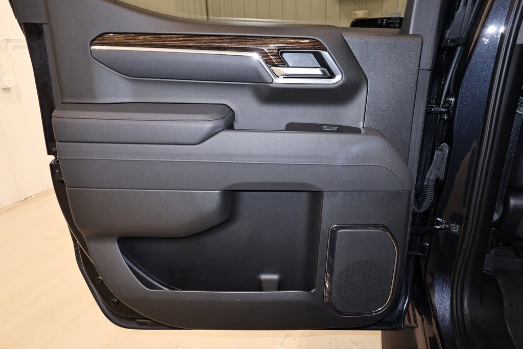 Used 2025 GMC Sierra 1500 Elevation w/ Elevation Premium Package image 14