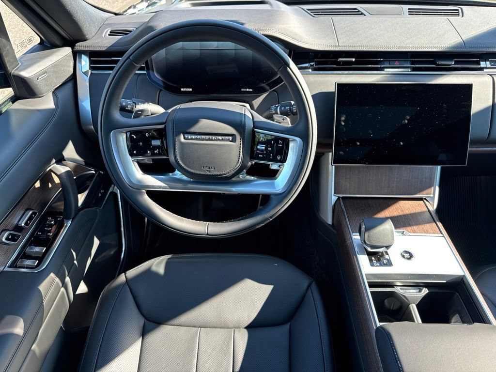 New 2026 Land Rover Range Rover Long Wheelbase SE AWD/4WD image 22