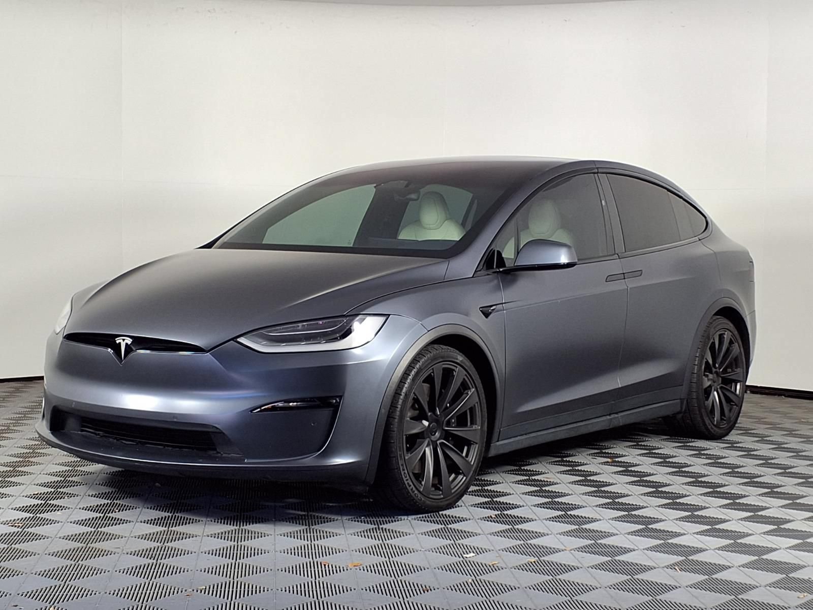 Used 2022 Tesla Model X Plaid AWD/4WD image 3