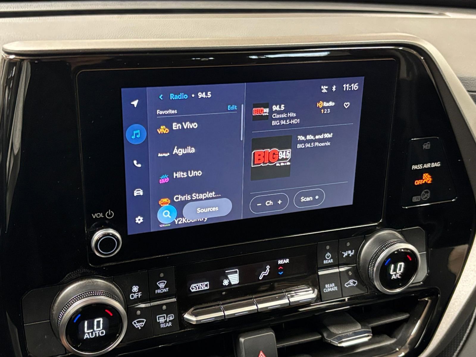 Used 2025 Toyota Highlander LE FWD image 20
