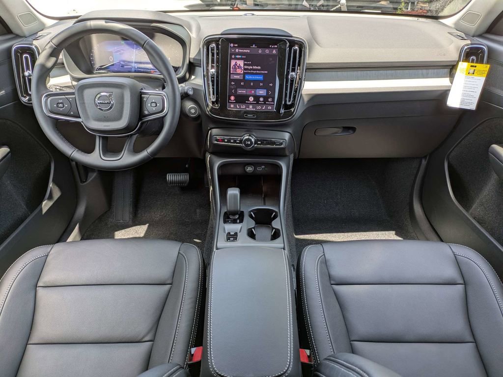 New 2026 Volvo XC40 B5 Core AWD/4WD image 17