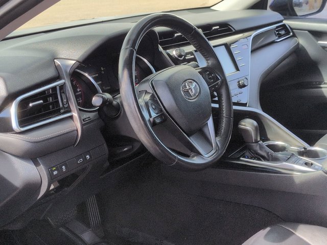 Used 2018 Toyota Camry XSE image 10