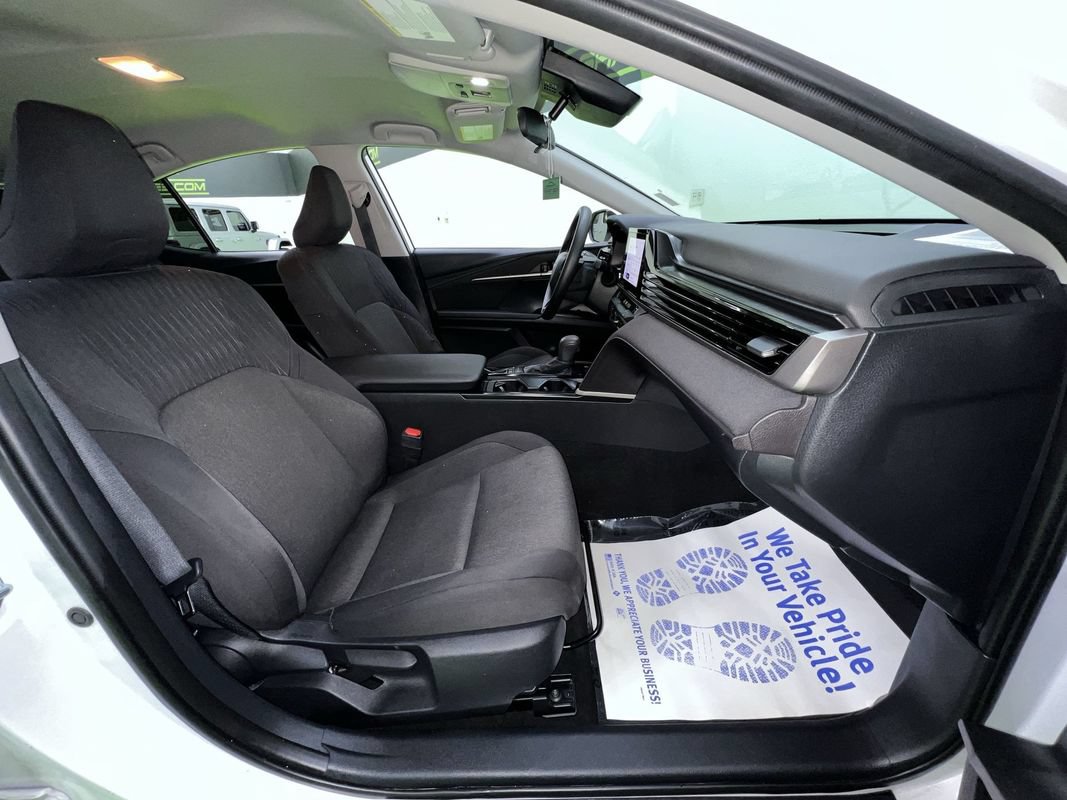 Used 2025 Toyota Camry LE FWD image 28