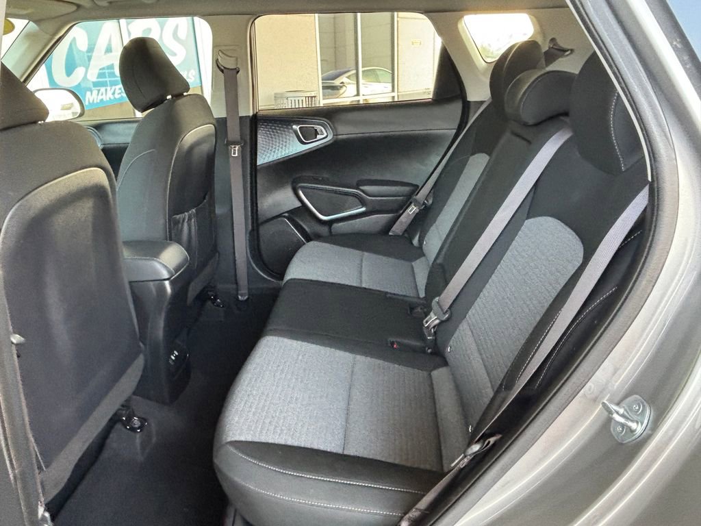 Used 2023 Kia Soul EX image 23