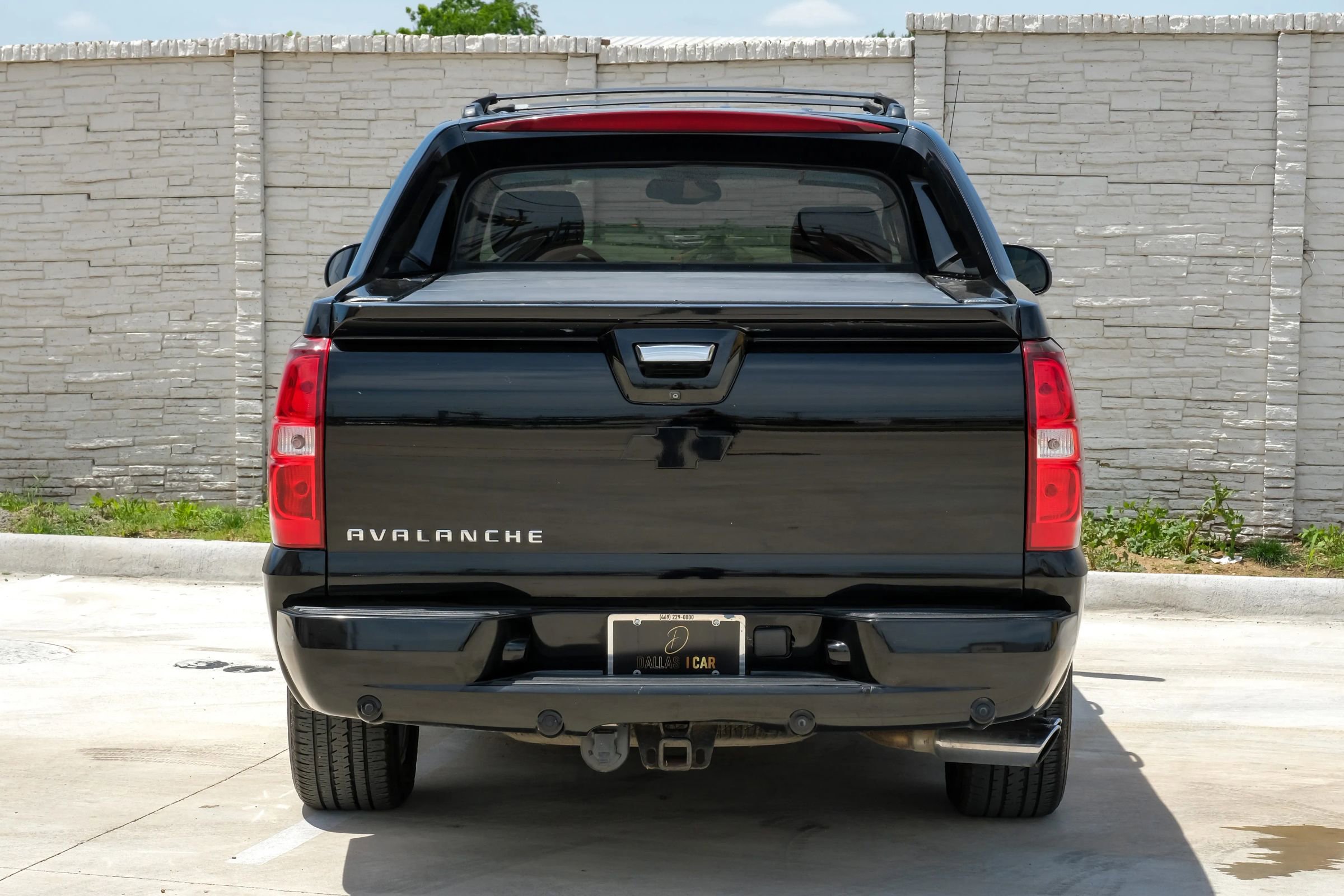 Used 2012 Chevrolet Avalanche LTZ RWD image 10