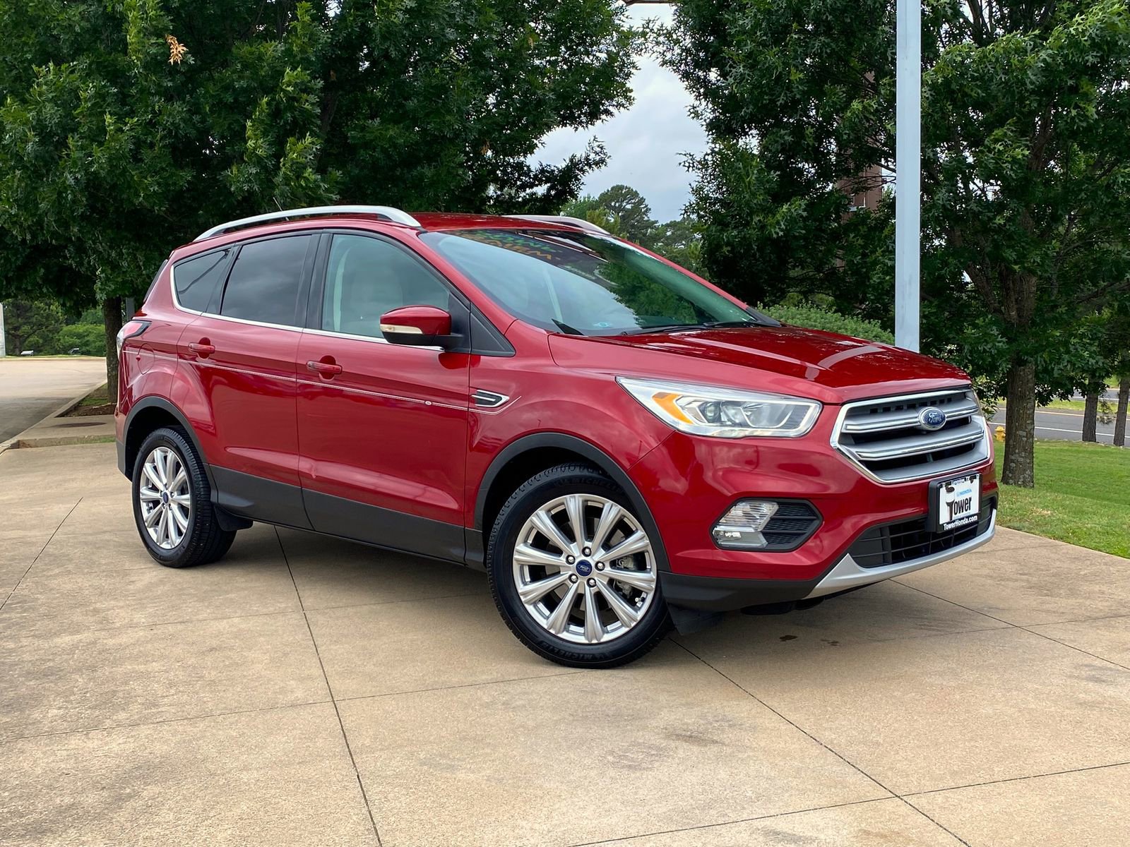 Used 2017 Ford Escape Titanium FWD image 1